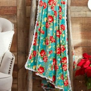 NWT Pioneer Woman Vintage Floral Velvet Plush Throw